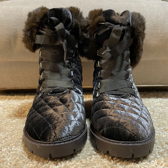 NWT (7.5) Isaac Mizrahi brown fur ankle boots Leanna BM new suede quilted laceup - Picture 2 of 15